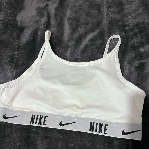 white nike sports bra, size small. - Picture 1 of 2